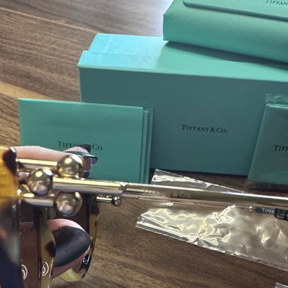 Tiffany & Co. Brown Sunglasses with Tortoise Pattern main image 6